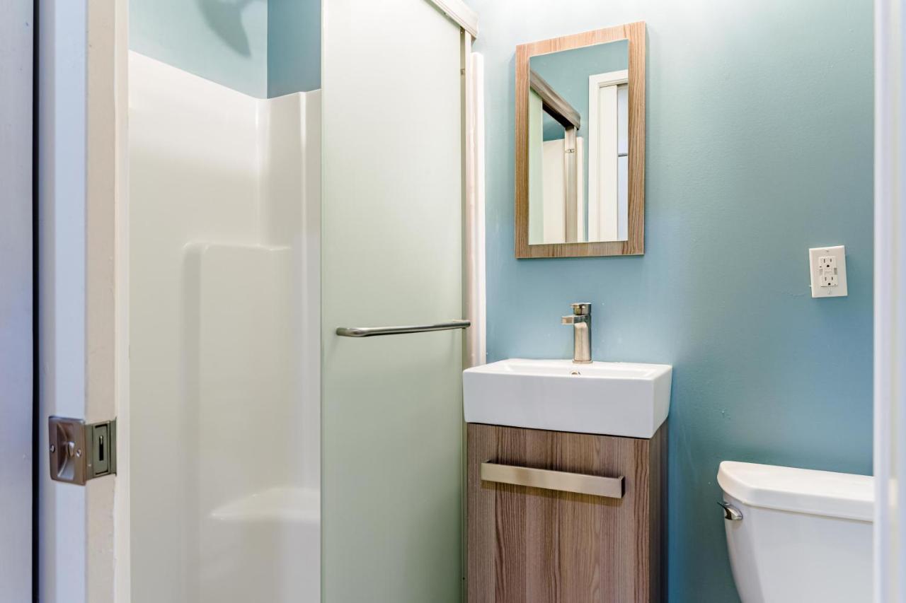Urban Lodge, Quiet, Walkable, Near *